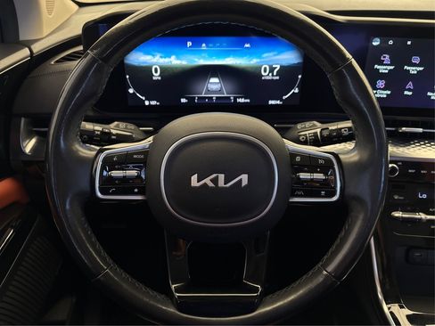 Used 2022 Kia Carnival SX Prestige FWD image 19