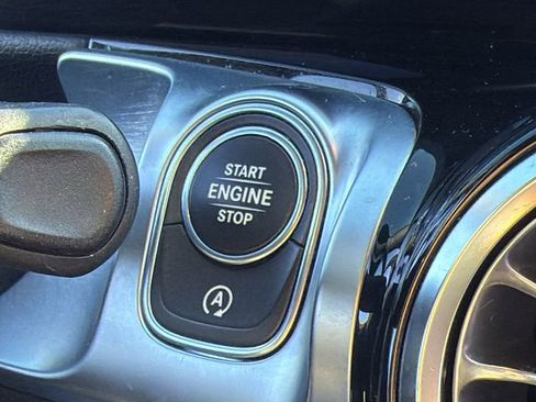 Used 2021 Mercedes-Benz GLB 250 image 21