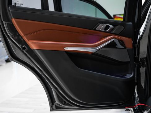 Used 2025 BMW X7 xDrive40i w/ Executive Package image 62