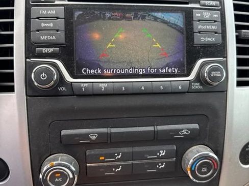 Used 2018 Nissan Frontier SV AWD/4WD image 10