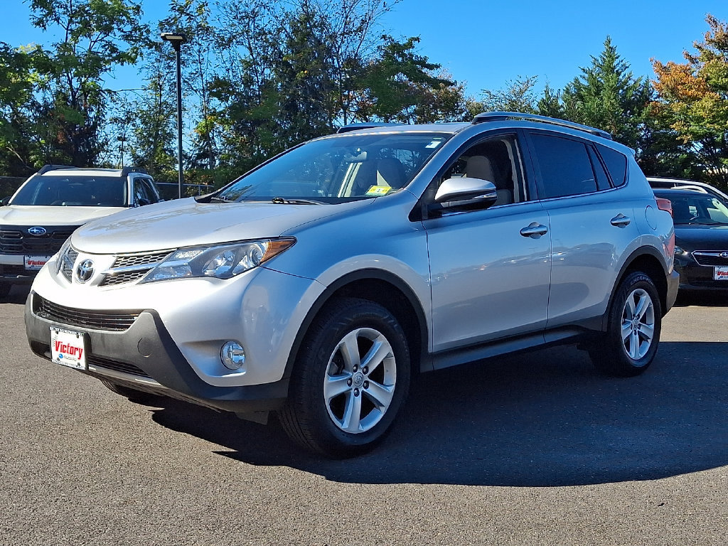 Used 2013 Toyota RAV4 XLE AWD/4WD image 5