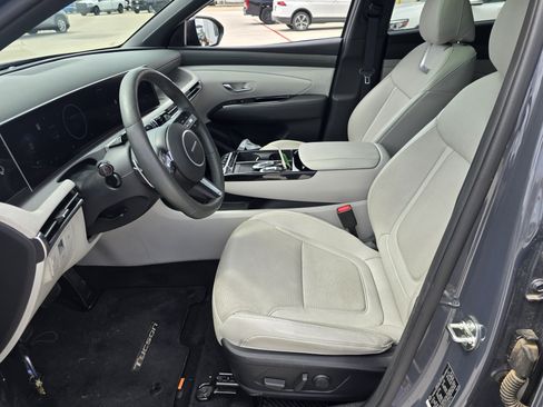 Used 2025 Hyundai Tucson Limited FWD image 11