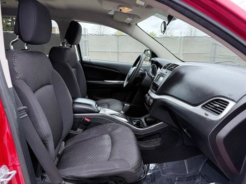 Used 2014 Dodge Journey SXT image 18