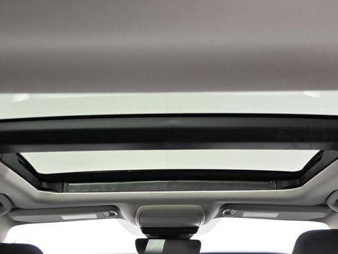 Used 2025 MAZDA CX-50 AWD 2.5 Hybrid w/ Premium Pkg image 17