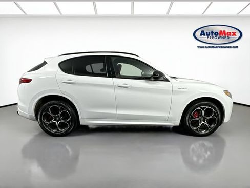 Used 2023 Alfa Romeo Stelvio Veloce AWD/4WD image 10