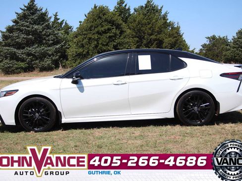 Used 2022 Toyota Camry XSE w/ Navigation Package FWD image 5