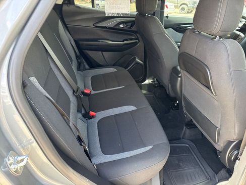 Used 2025 Chevrolet TrailBlazer LT AWD/4WD image 18