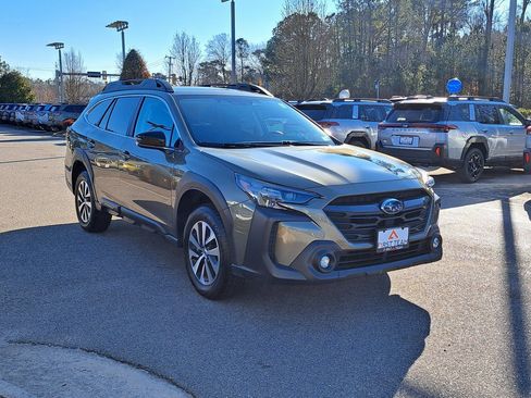 Certified 2025 Subaru Outback Premium image 7