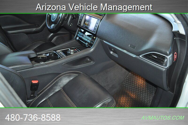 Used 2017 Jaguar F-PACE Prestige AWD/4WD image 21