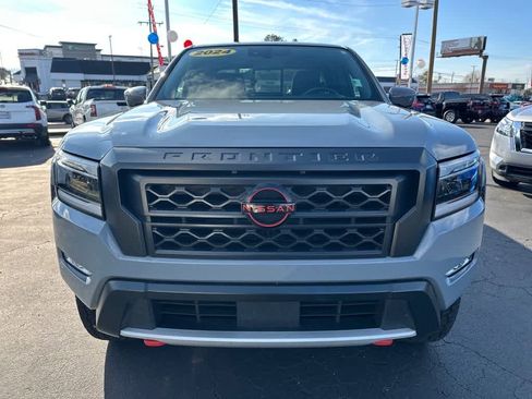 Used 2024 Nissan Frontier PRO-4X w/ Technology Package image 8