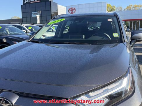 Used 2024 Toyota RAV4 XLE FWD image 32