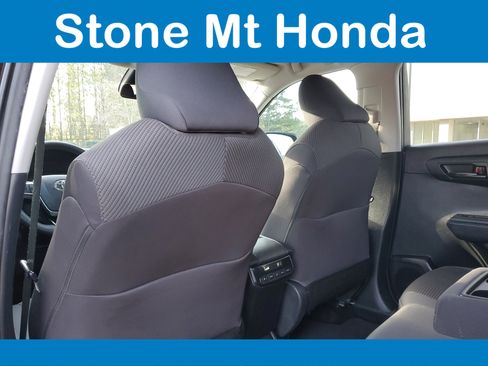 Used 2021 Toyota Highlander LE image 11