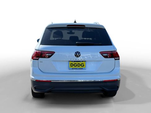 Used 2023 Volkswagen Tiguan SE w/ Panoramic Sunroof Package FWD image 4