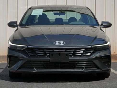 Used 2024 Hyundai Elantra Blue FWD image 6