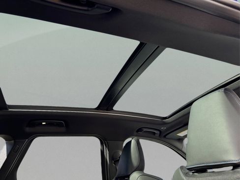 Used 2025 BMW X1 xDrive28i w/ Premium Package image 32