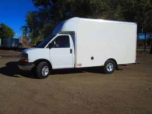 Used 2021 Chevrolet Express 3500 w/ Power Convenience Package image 11