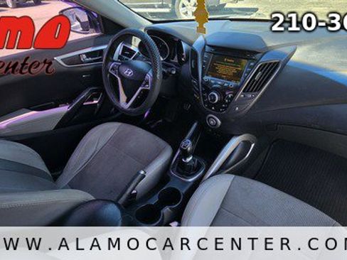 Used 2013 Hyundai Veloster w/ Style Pkg FWD image 14