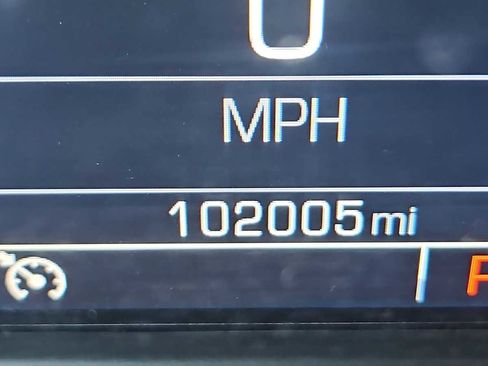 Used 2018 Chevrolet Suburban LS w/ Enhanced Driver Alert Package image 11