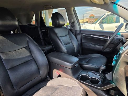 Used 2013 Kia Sorento LX AWD/4WD image 13