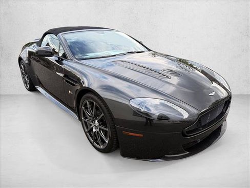Used 2017 Aston Martin V12 Vantage S RWD image 17
