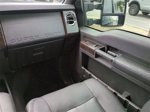 Used 2014 Ford F250 Platinum image 16