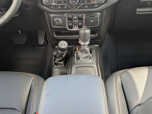 New 2026 Jeep Wrangler Unlimited Sahara AWD/4WD image 19