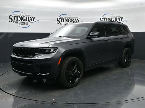 Used 2023 Jeep Grand Cherokee L Laredo RWD image 3