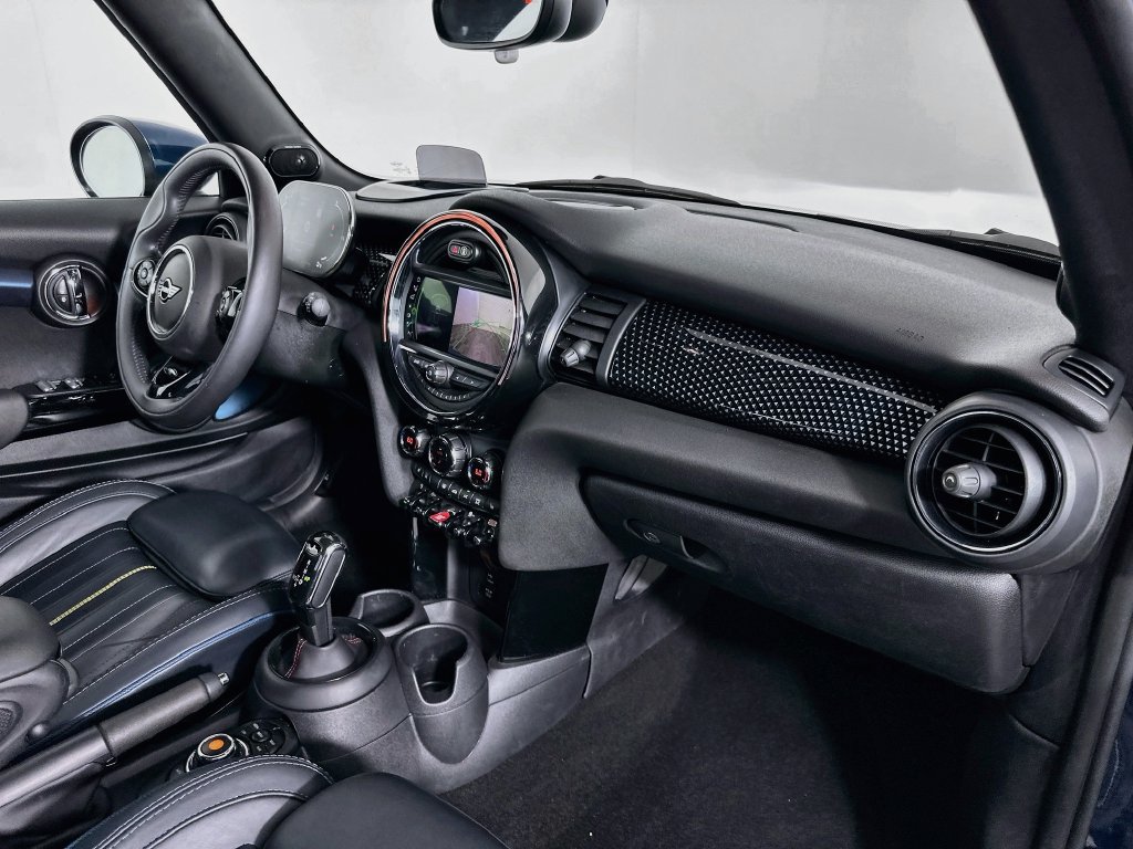 Used 2021 MINI Cooper S w/ Sidewalk Package FWD image 28