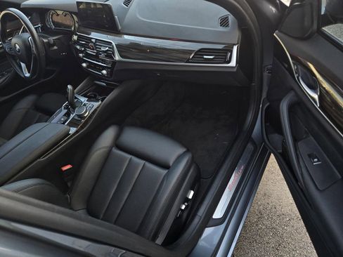 Used 2018 BMW 530i w/ Premium Package image 7