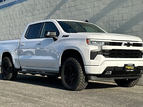 Used 2024 Chevrolet Silverado 1500 RST AWD/4WD image 2