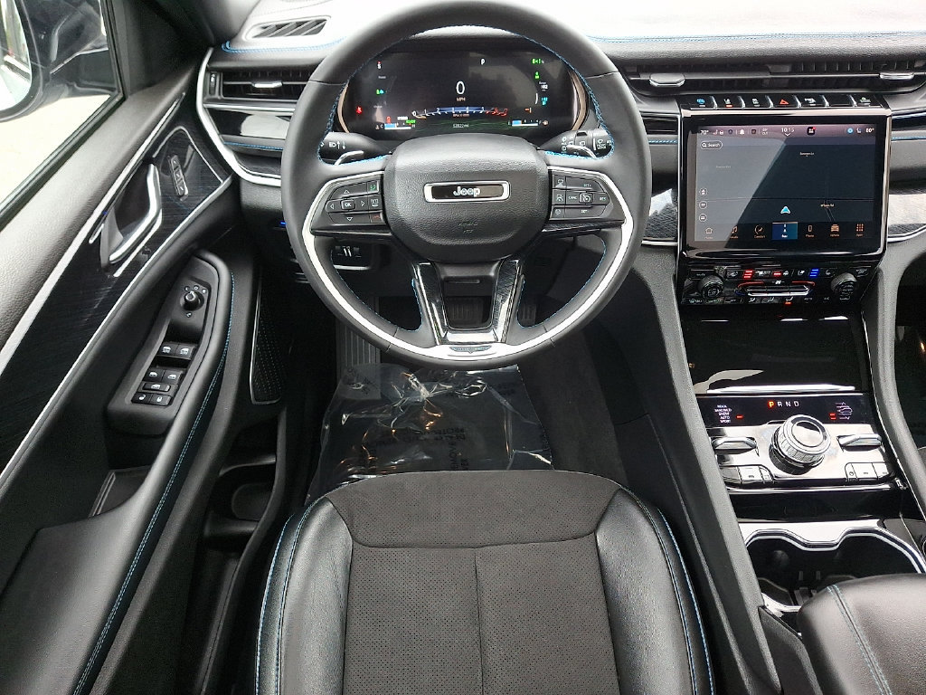 Used 2023 Jeep Grand Cherokee Trailhawk AWD/4WD image 12