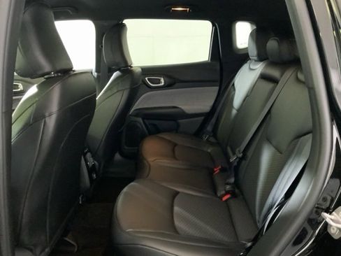 Used 2026 Jeep Compass Latitude image 28