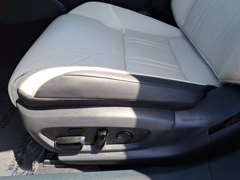 Used 2025 Lexus ES 300h Ultra Luxury w/ Accessory Package (Z2) FWD image 31