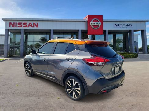 Used 2019 Nissan Kicks SR w/ SR Premium Package FWD image 4