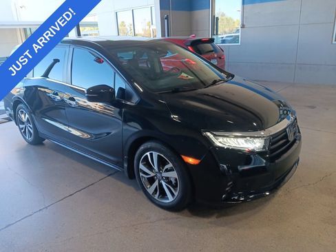 Used 2024 Honda Odyssey Touring image 2