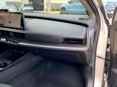 Used 2024 Toyota Prius Limited image 17