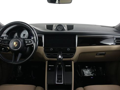 Certified 2022 Porsche Macan S AWD/4WD image 11