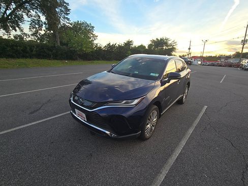 Used 2021 Toyota Venza Limited w/ Advanced Technology Package AWD/4WD image 3