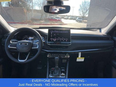 New 2026 Jeep Compass Latitude image 20