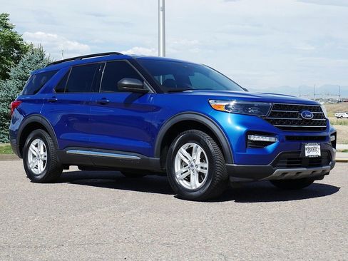 Used 2020 Ford Explorer XLT w/ Equipment Group 202A AWD/4WD image 8