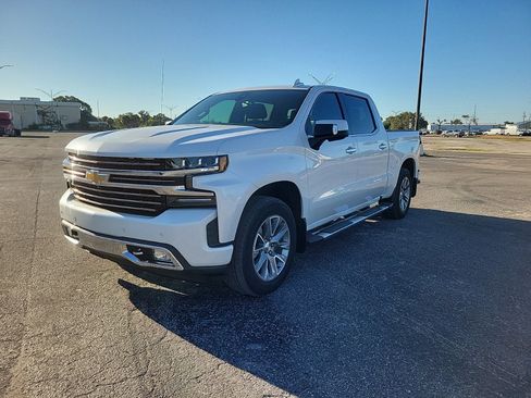 Used 2019 Chevrolet Silverado 1500 High Country w/ Technology Package image 2