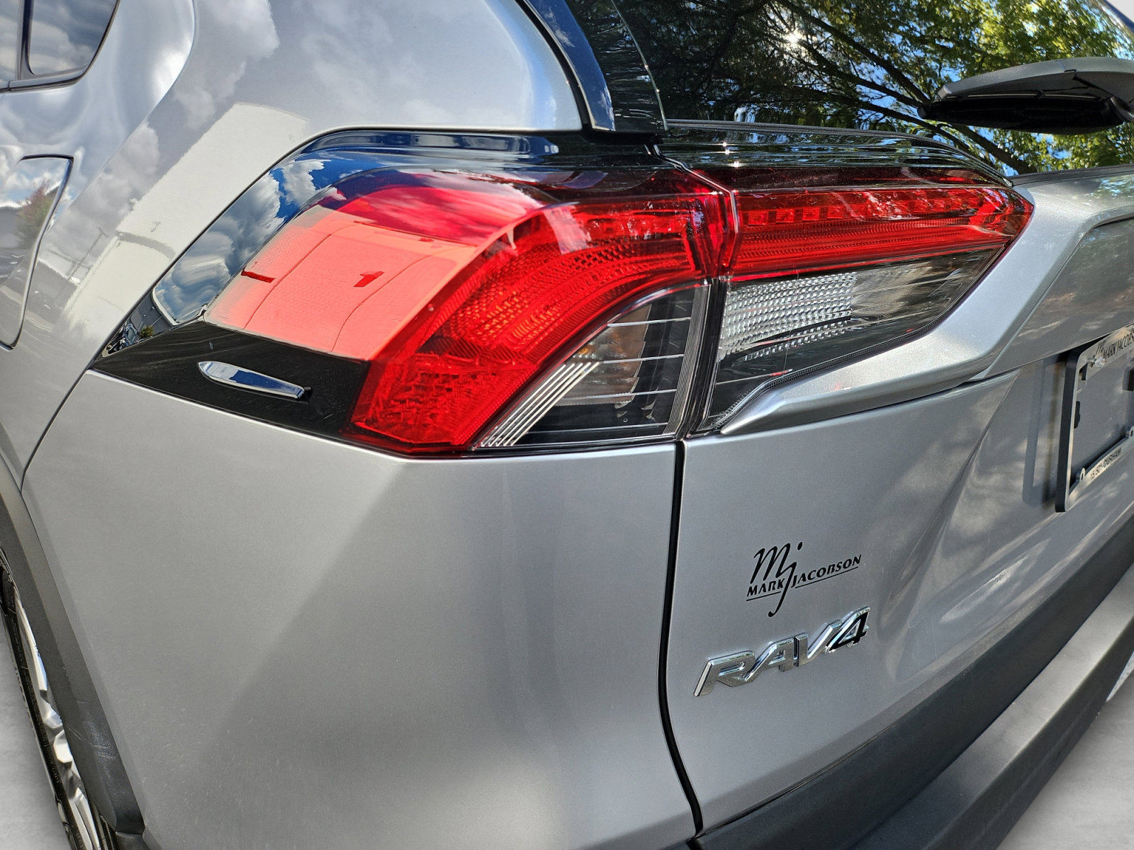 Used 2025 Toyota RAV4 XLE w/ Convenience Package AWD/4WD image 20