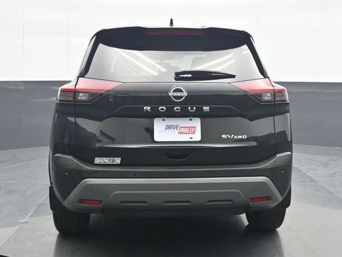 Used 2023 Nissan Rogue SV image 5