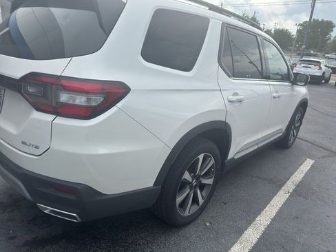 Used 2023 Honda Pilot Elite image 3