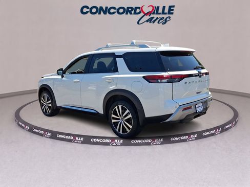 Certified 2024 Nissan Pathfinder Platinum AWD/4WD image 5