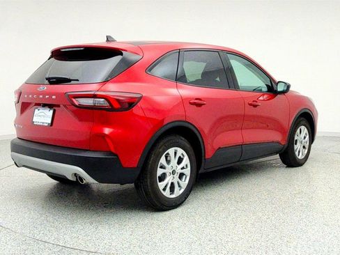 Used 2025 Ford Escape Active w/ Cold Weather Package image 5