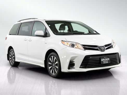 Used 2018 Toyota Sienna LE AWD/4WD image 7