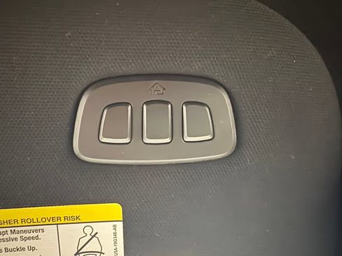 Used 2018 Ford Expedition XLT w/ Equipment Group 202A RWD image 39