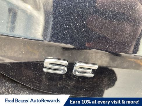 New 2026 Volkswagen Taos SE image 9