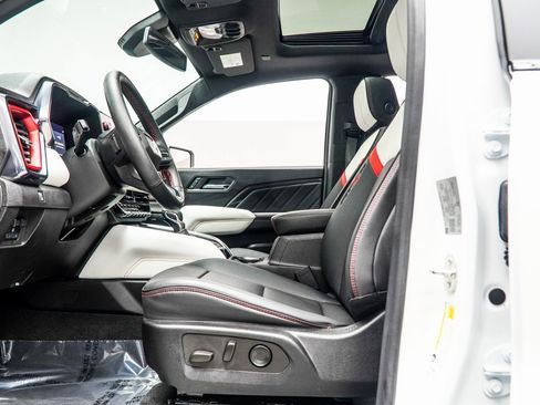 Used 2024 GMC Canyon AT4X image 36